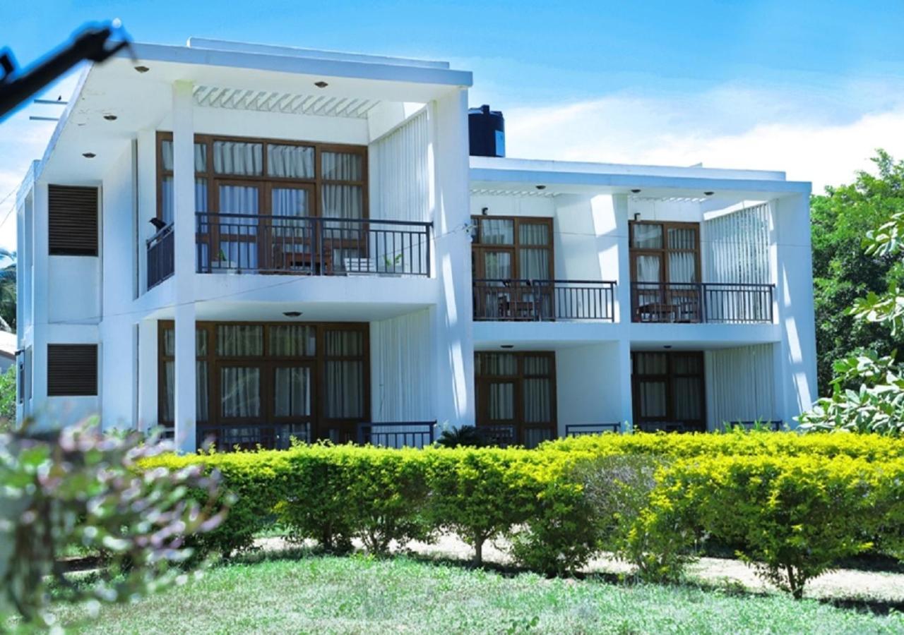 נילבלי High Park Hotel מראה חיצוני תמונה
