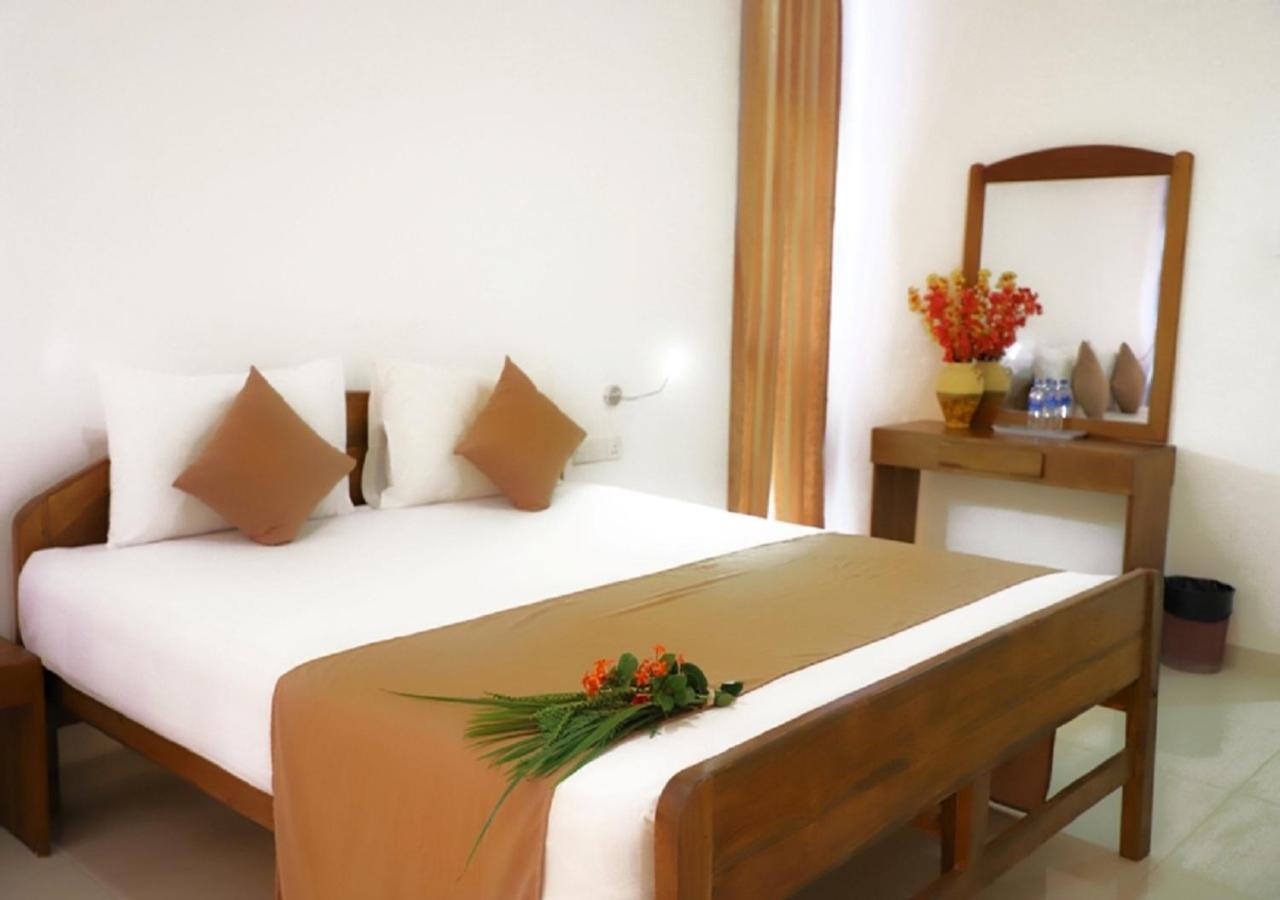 נילבלי High Park Hotel מראה חיצוני תמונה